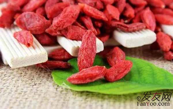 哪些中藥可以起到治療脫發(fā)的作用呢？