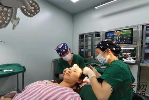 植發(fā)后為什么很多人會出現(xiàn)脫落期呢？可以避免嗎？