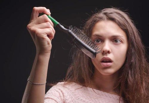 常見的女性脫發(fā)原因