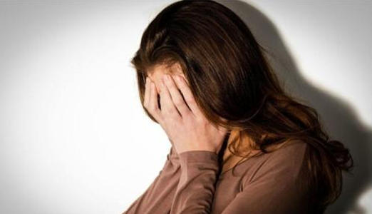 女性過度脫發(fā)該怎么辦