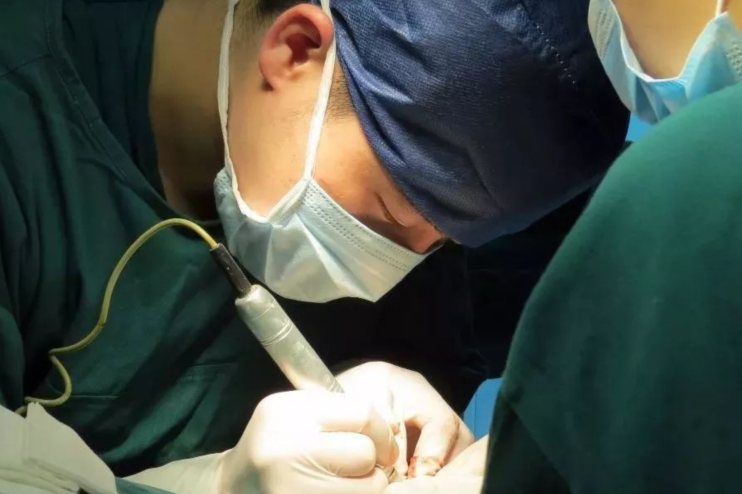 南寧哪家植發(fā)醫(yī)院口碑較好，我選擇了南寧大麥植發(fā)